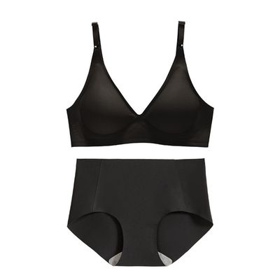 Le décolleté en V sans couture tissé Bralette de Racerback a nervuré 3/4 tasse soulèvent le soutien-gorge