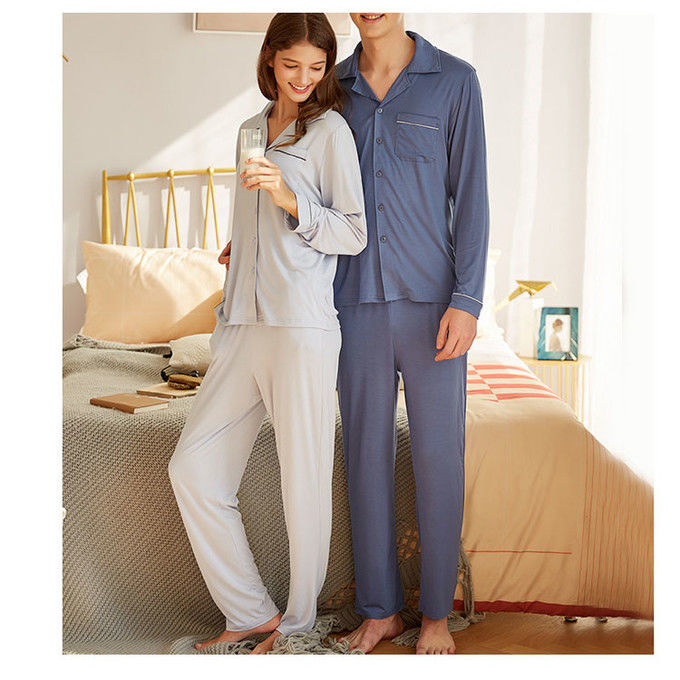 Les fibres lacent la Chambre tricotée par vêtements de nuit d'usage de sommeil de pyjamas de femmes de tissu