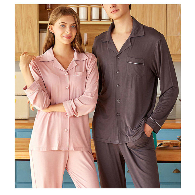 Les fibres lacent la Chambre tricotée par vêtements de nuit d'usage de sommeil de pyjamas de femmes de tissu