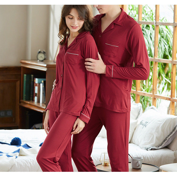 Les fibres lacent la Chambre tricotée par vêtements de nuit d'usage de sommeil de pyjamas de femmes de tissu